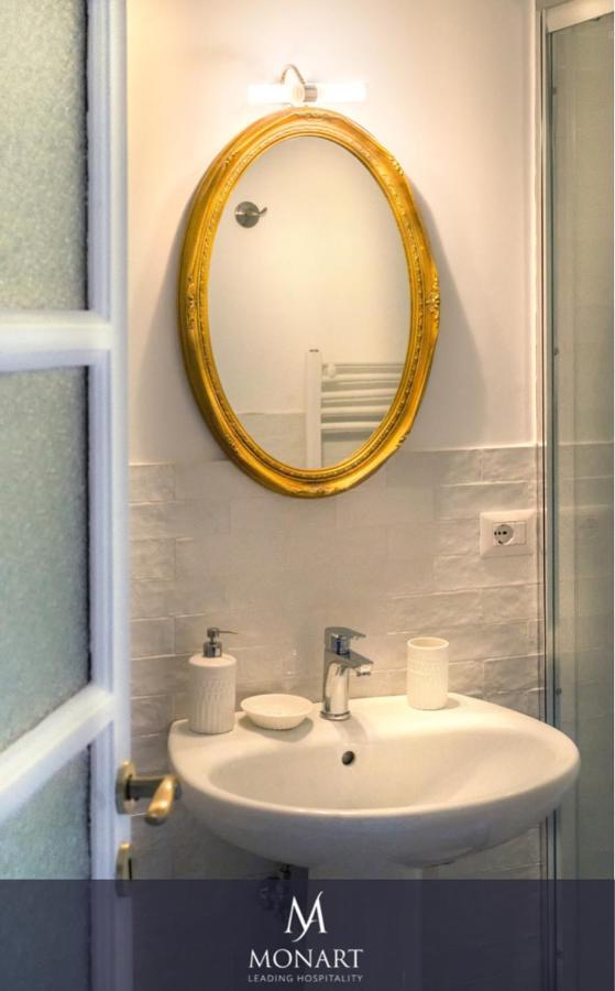 Monart Hospitality Cavour Bed & Breakfast Naples Exterior photo